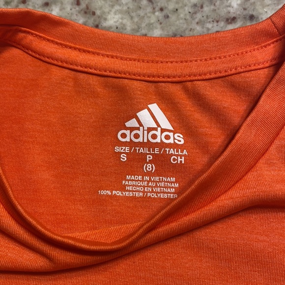 Boys adidas T-shirt (8) - Picture 3 of 4